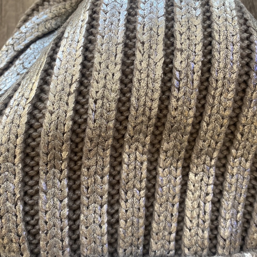 Metallic silver hat - Picture 5 of 5